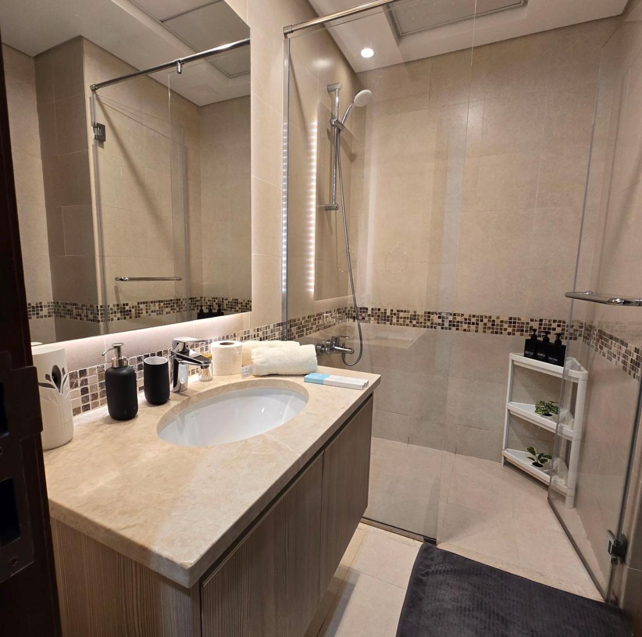 Apartment The Iris Ansam Ferrari World Yas Island *